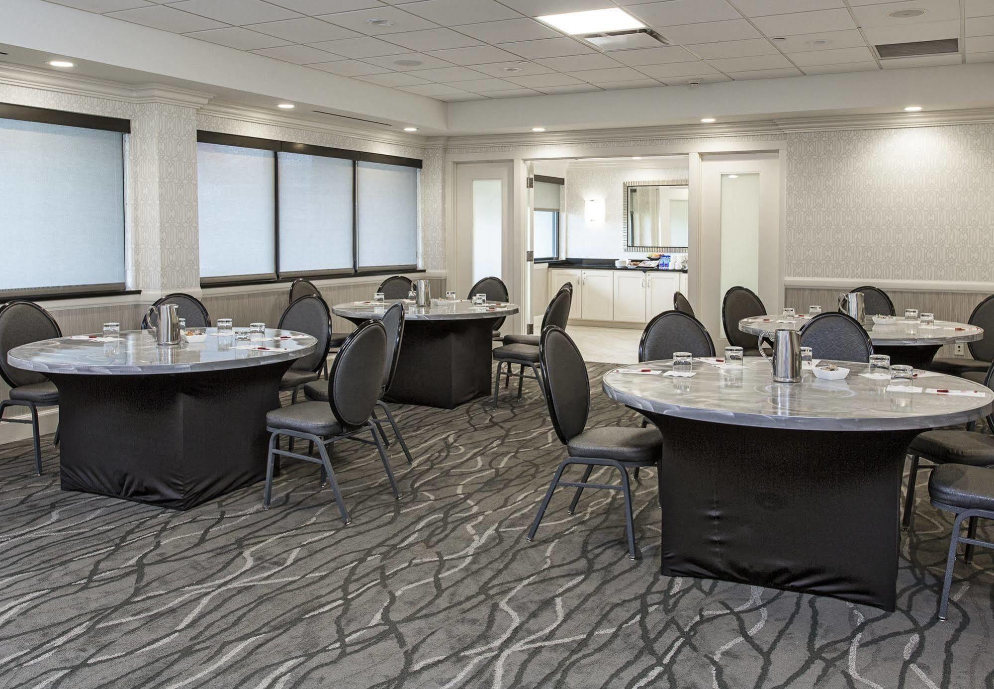 Rochester Airport Marriott Dış mekan fotoğraf